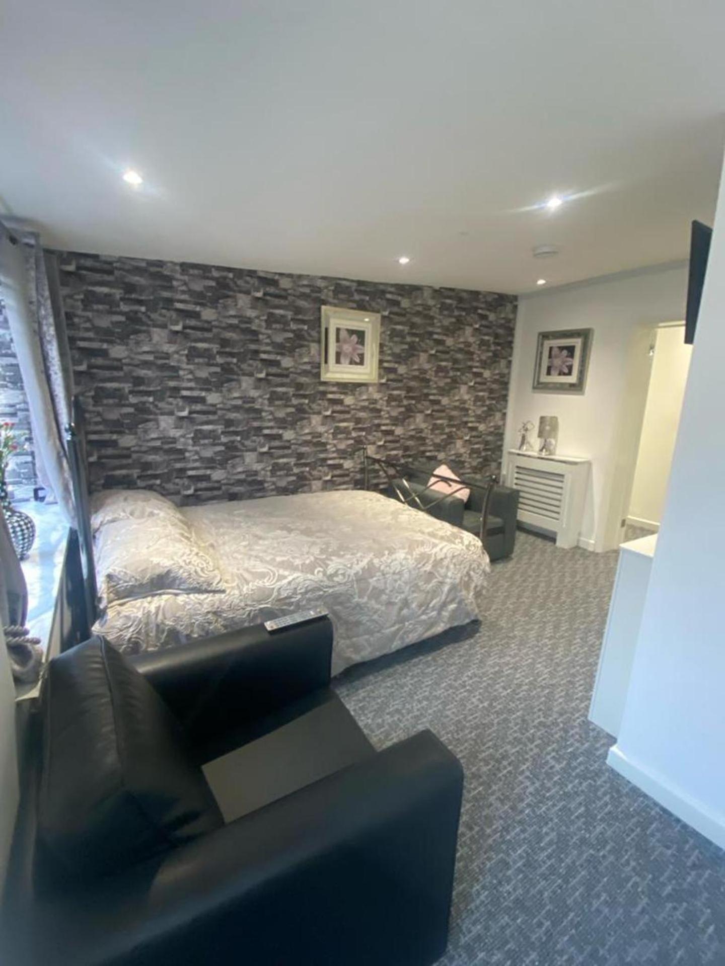Beautiful 3-Bed Apartment In Merthyr Tydfil Exterior foto